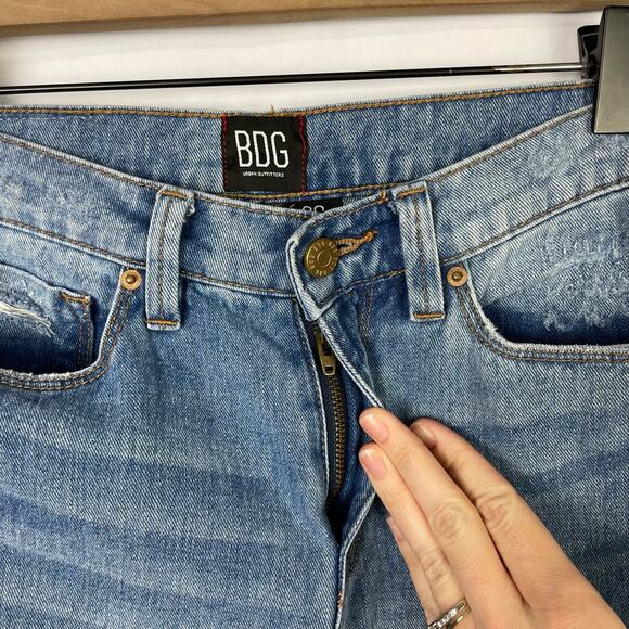 BDG | Mom High Rise Distressed Medium Wash Relaxed Fit Ankle Jeans - Picture 7 of 13